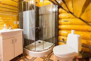 Комплексы для отдыха с коттеджами/бунгало Adelis Яремче Двухместный номер Делюкс с 1 кроватью и балконом-6