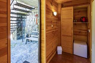 Комплексы для отдыха с коттеджами/бунгало Adelis Яремче Семейный номер с ванной-1