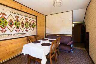 Комплексы для отдыха с коттеджами/бунгало Adelis Яремче Двухуровневые апартаменты-4