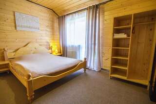 Комплексы для отдыха с коттеджами/бунгало Adelis Яремче Двухуровневые апартаменты-6