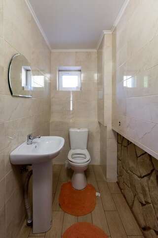 Комплексы для отдыха с коттеджами/бунгало Adelis Яремче Двухуровневые апартаменты-12