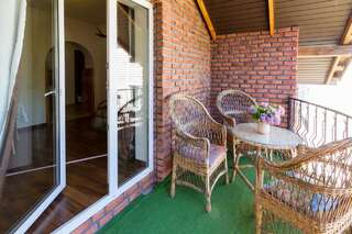 Комплексы для отдыха с коттеджами/бунгало Adelis Яремче Апартаменты с террасой-4