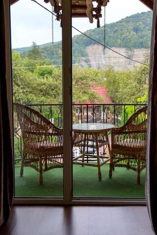 Комплексы для отдыха с коттеджами/бунгало Adelis Яремче Апартаменты с террасой-5