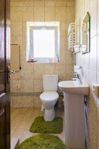 Комплексы для отдыха с коттеджами/бунгало Adelis Яремче Апартаменты с террасой-20