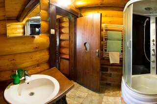 Комплексы для отдыха с коттеджами/бунгало Adelis Яремче Семейный полулюкс-5